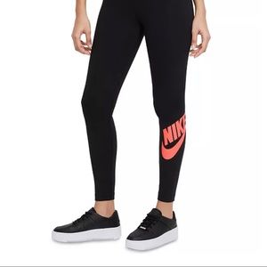 Nike Women's Essential Futura Leggings